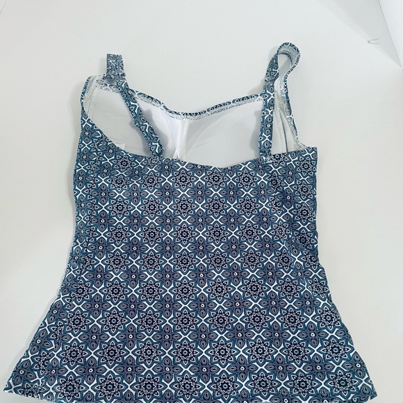 Ladies Nip Tuck Multi Fit Tankini Top Size 6 NWT - Picture 2 of 5